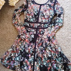 ʕ·ᴥ·ʔ Xhileration Floral Lace Dress Size Small